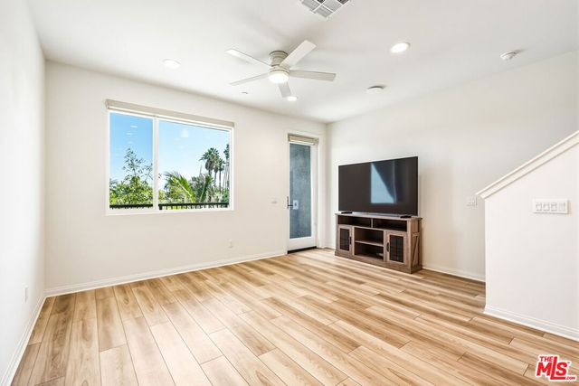 1095 N Harbor Blvd, Anaheim, CA 92801