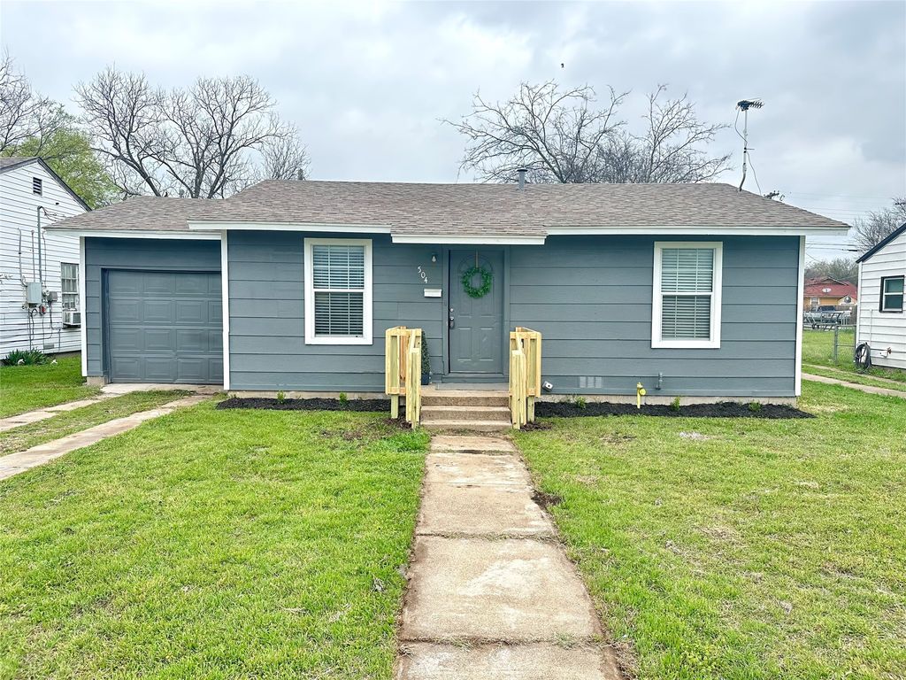 504 Bales Street, Cleburne, TX 76033