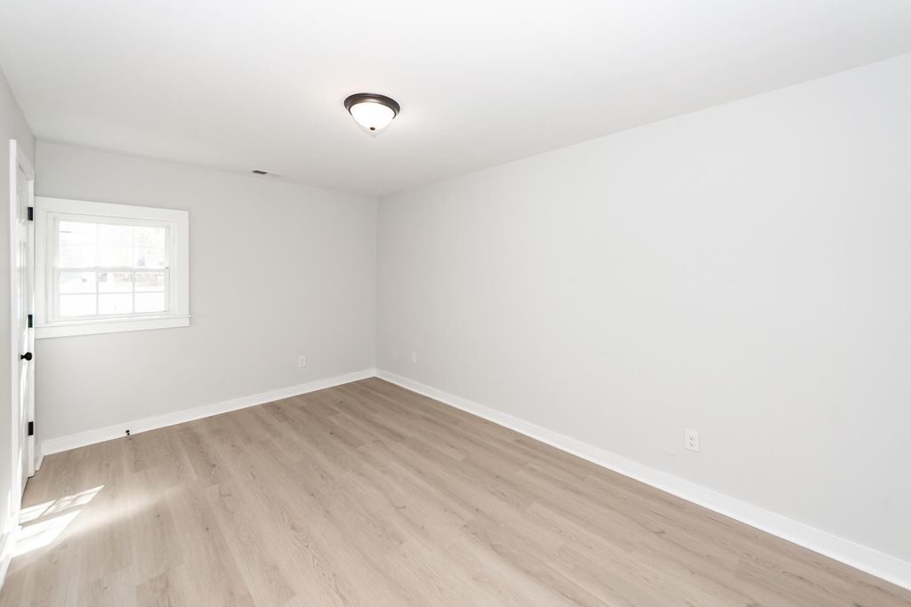 Image 18 of property listing at 2646 Madden Drive, North Charleston, SC 29405