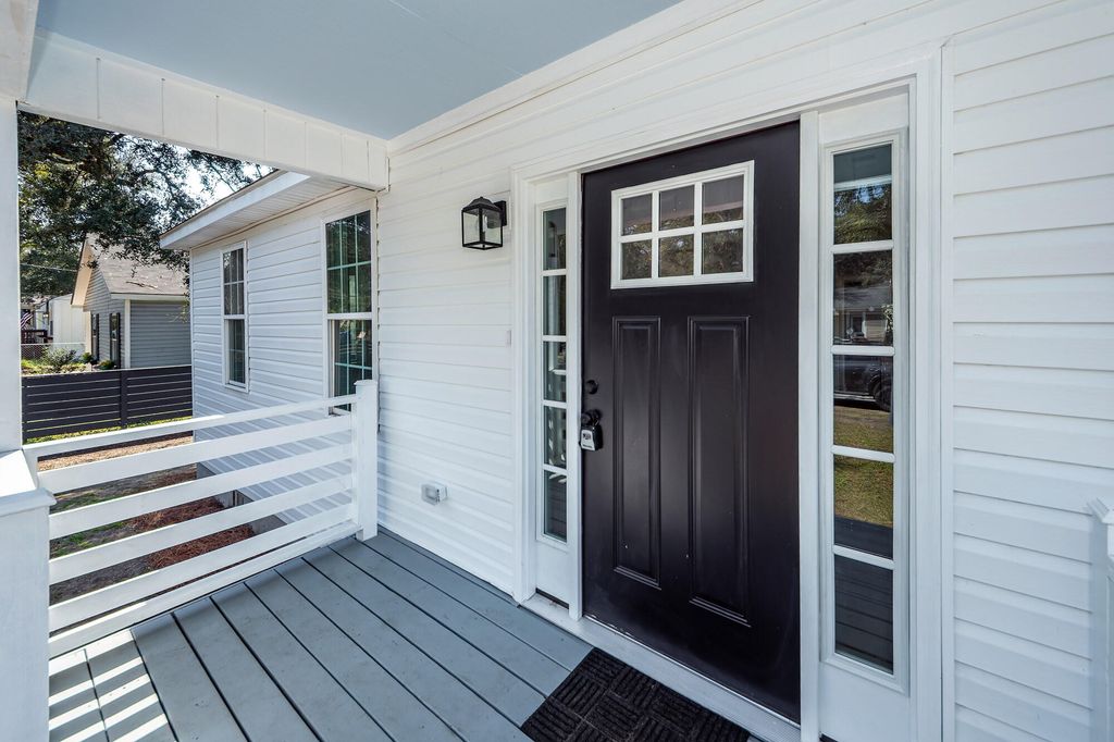 Image 3 of property listing at 2646 Madden Drive, North Charleston, SC 29405