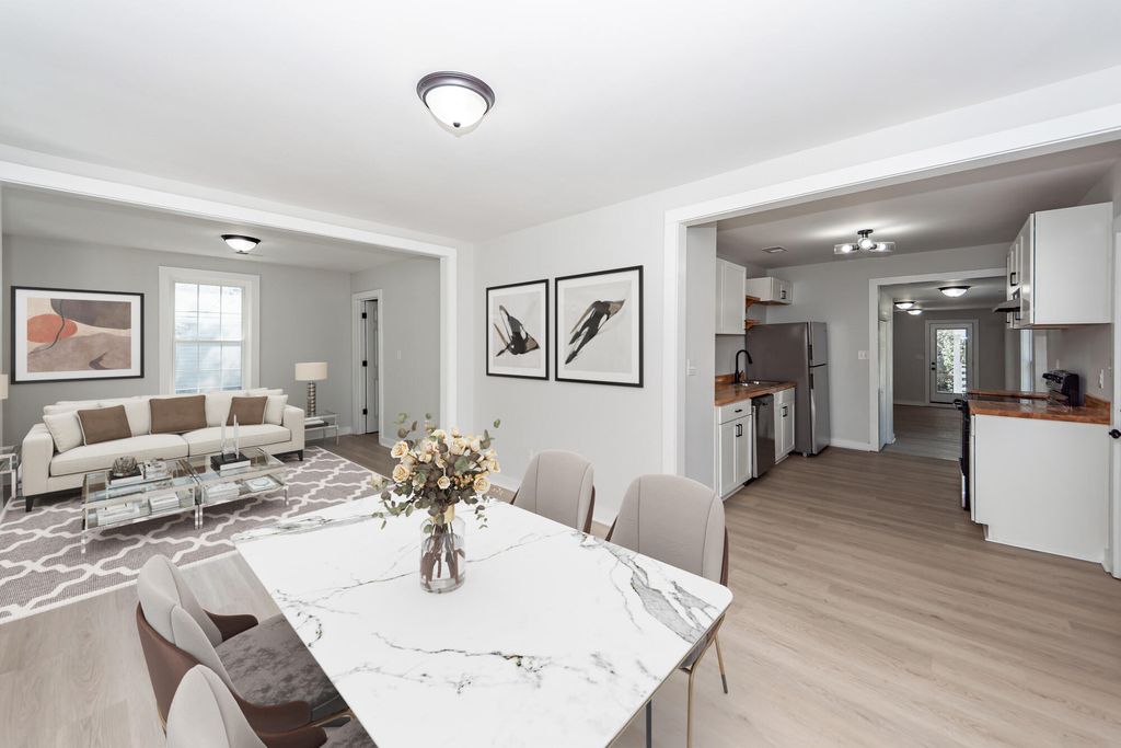 Image 4 of property listing at 2646 Madden Drive, North Charleston, SC 29405