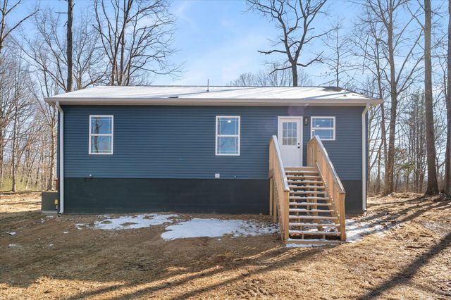 17 Central St, Tracy City, TN 37387