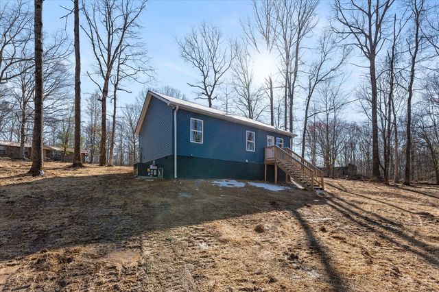 17 Central St, Tracy City, TN 37387