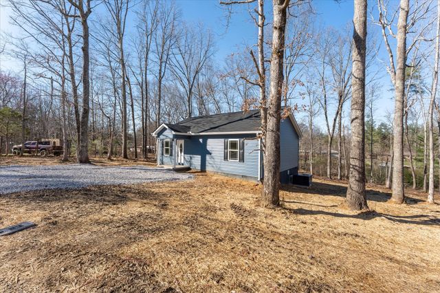 17 Central St, Tracy City, TN 37387