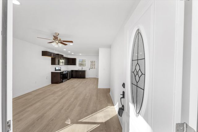 17 Central St, Tracy City, TN 37387