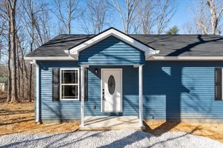 17 Central St, Tracy City, TN 37387