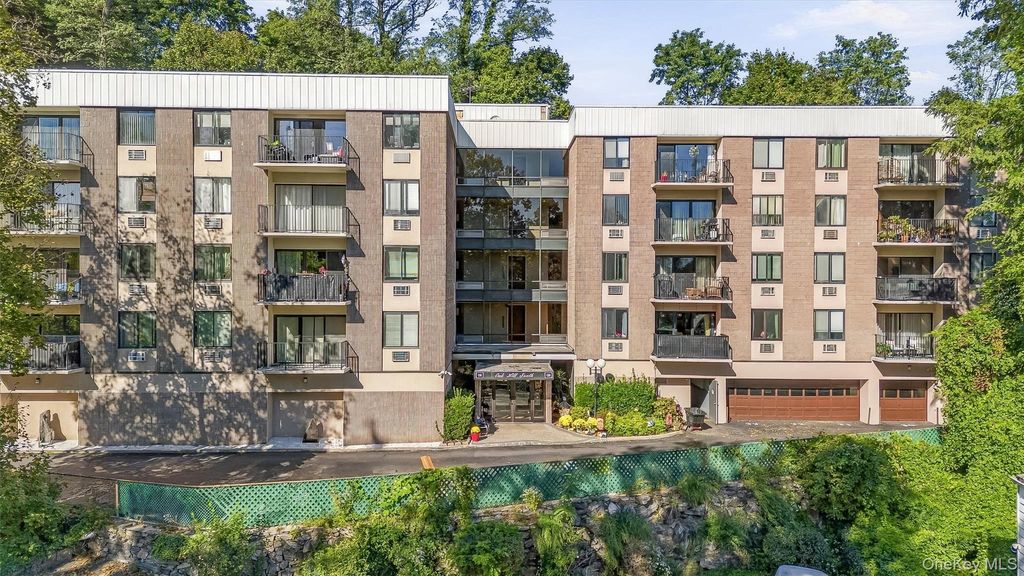 130 Colonial Parkway 3L, Yonkers, NY 10710 — photo 3