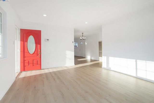 26772 Peterman Ave, Hayward, CA 94545