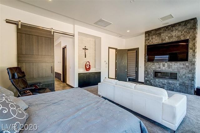 54 Coralwood Drive, Las Vegas, NV 89135