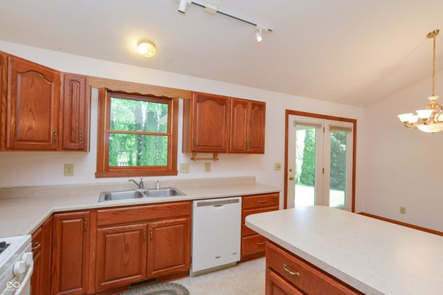 684 Benjamin Franklin Court, Nineveh, IN 46164