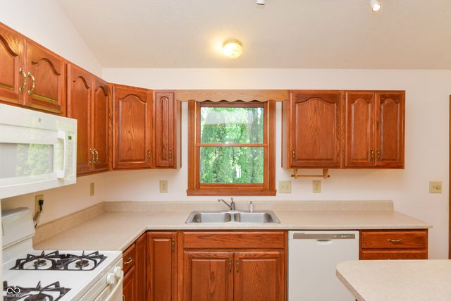 684 Benjamin Franklin Court, Nineveh, IN 46164