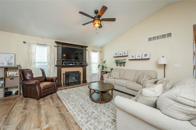 408 SW 30th Street, Ankeny, IA 50023