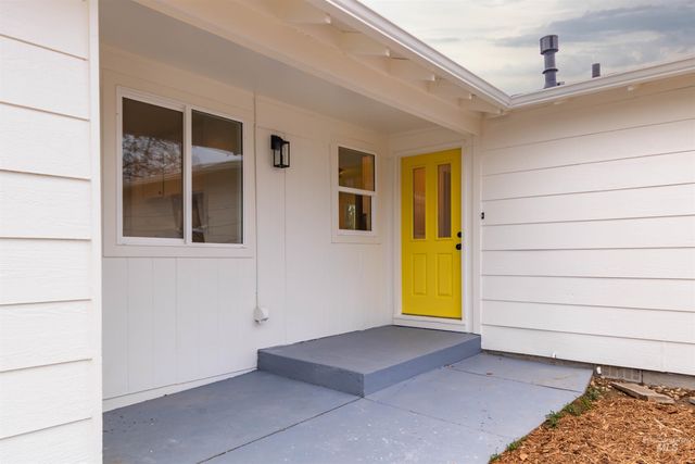 712 18th Ave N, Nampa, ID 83687