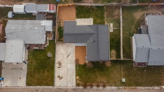 712 18th Ave N, Nampa, ID 83687