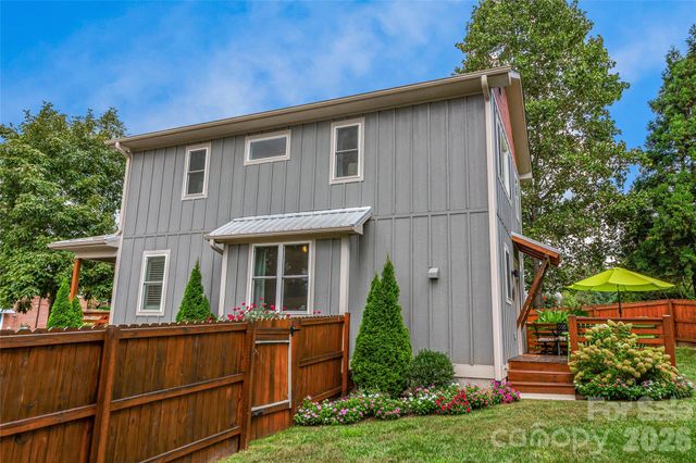 14 Davenport Road, Asheville, NC 28806