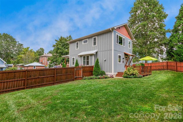 14 Davenport Road, Asheville, NC 28806