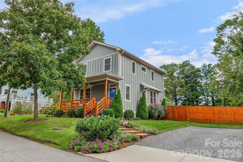 14 Davenport Road, Asheville, NC 28806
