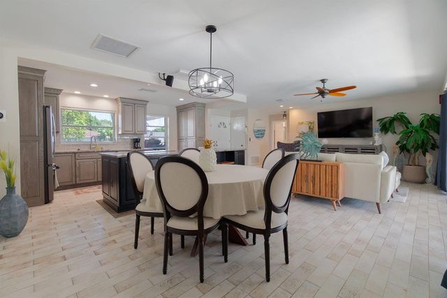 4370 Flax Court, Palm Beach Gardens, FL 33410