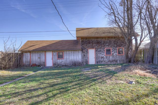 2011 S Jackson Avenue, Joplin, MO 64804