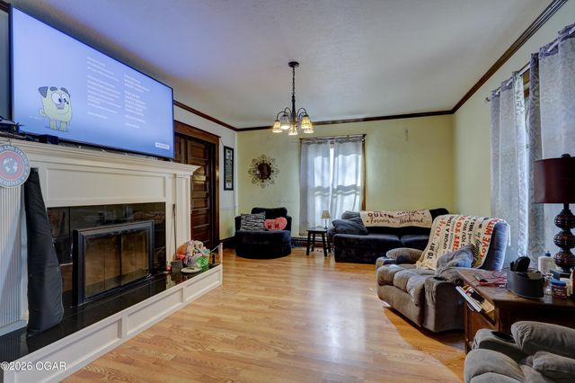 2011 S Jackson Avenue, Joplin, MO 64804