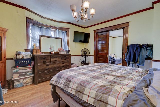 2011 S Jackson Avenue, Joplin, MO 64804