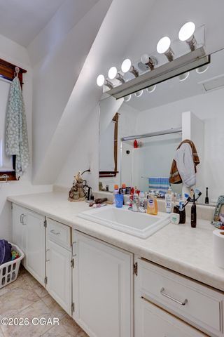 2011 S Jackson Avenue, Joplin, MO 64804