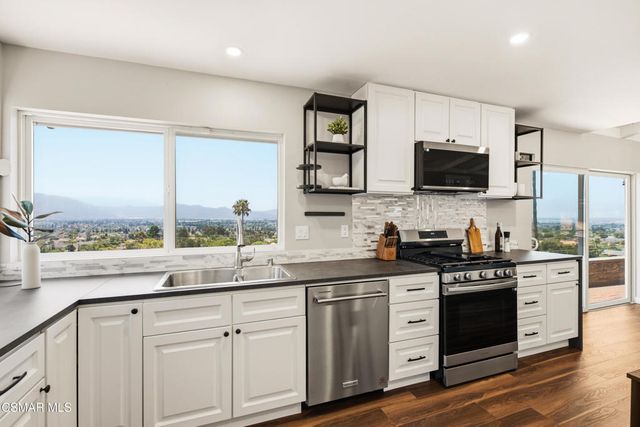 315 N Loop Drive, Camarillo, CA 93010