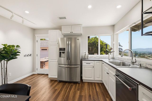 315 N Loop Drive, Camarillo, CA 93010