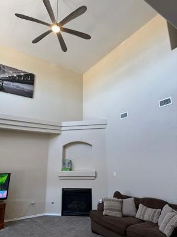 2730 Firewheel Avenue SW, Los Lunas, NM 87031