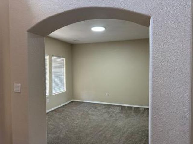 2730 Firewheel Avenue SW, Los Lunas, NM 87031