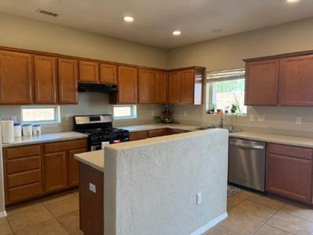 2730 Firewheel Avenue SW, Los Lunas, NM 87031