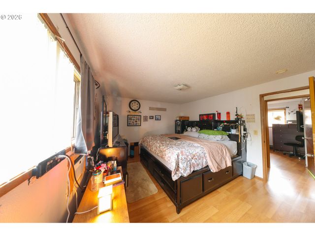 9612 Se HOLGATE Blvd, Portland, OR 97266