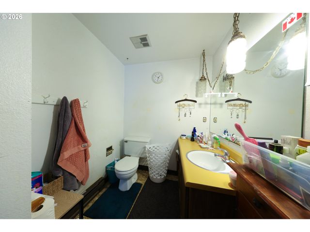 9612 Se HOLGATE Blvd, Portland, OR 97266