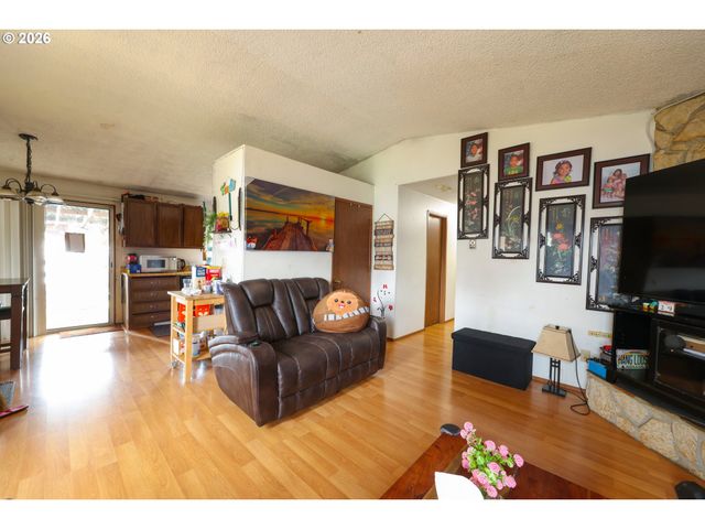 9612 Se HOLGATE Blvd, Portland, OR 97266