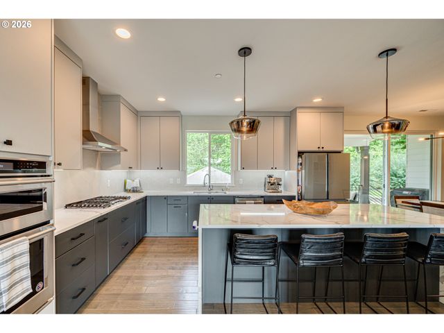 9728 N ALDER St, Camas, WA 98607