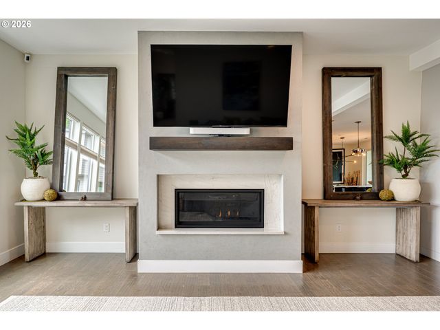 9728 N ALDER St, Camas, WA 98607