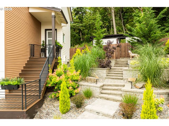 9728 N ALDER St, Camas, WA 98607
