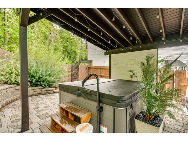 9728 N ALDER St, Camas, WA 98607