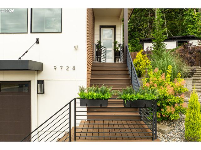 9728 N ALDER St, Camas, WA 98607