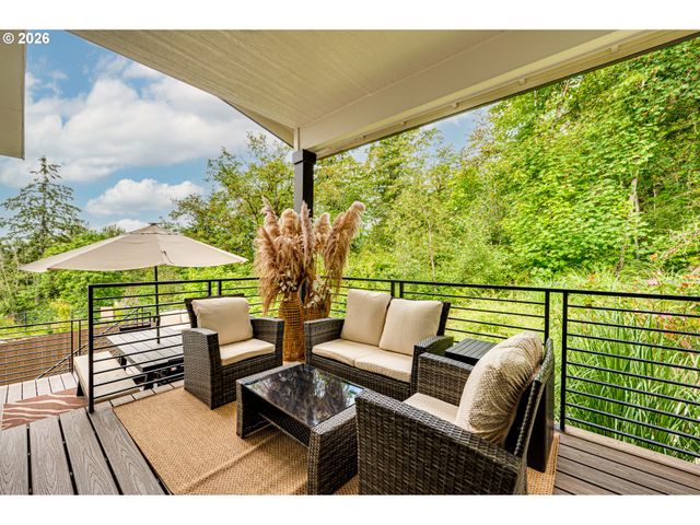 9728 N ALDER St, Camas, WA 98607