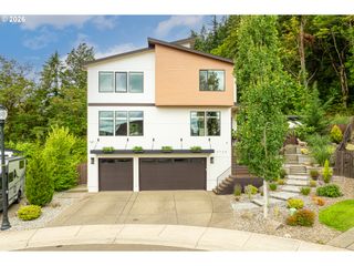 9728 N ALDER St, Camas, WA 98607