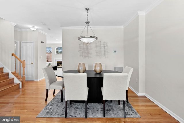 1733 STUART POINTE LN, Herndon, VA 20170