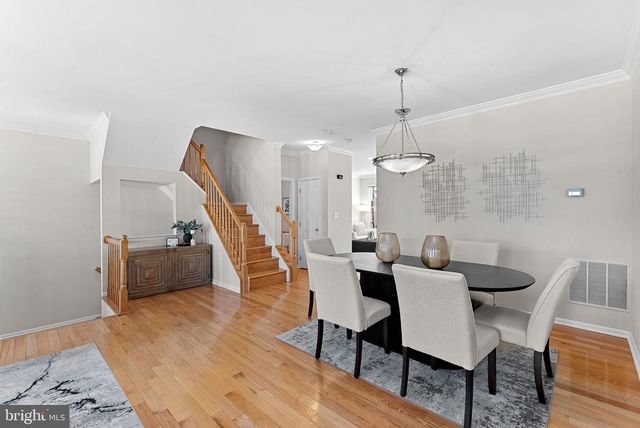 1733 STUART POINTE LN, Herndon, VA 20170