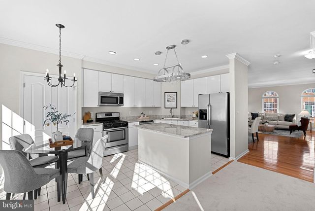 1733 STUART POINTE LN, Herndon, VA 20170