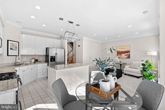 1733 STUART POINTE LN, Herndon, VA 20170