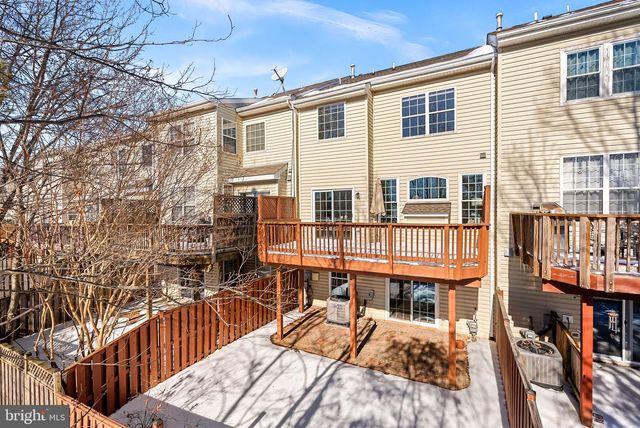 1733 STUART POINTE LN, Herndon, VA 20170