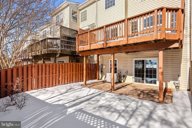 1733 STUART POINTE LN, Herndon, VA 20170