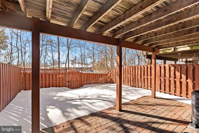 1733 STUART POINTE LN, Herndon, VA 20170