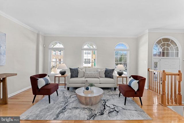 1733 STUART POINTE LN, Herndon, VA 20170