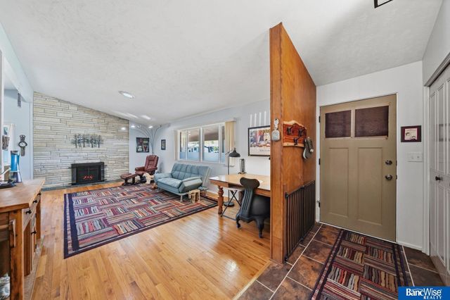 900 N 81 Street, Lincoln, NE 68505